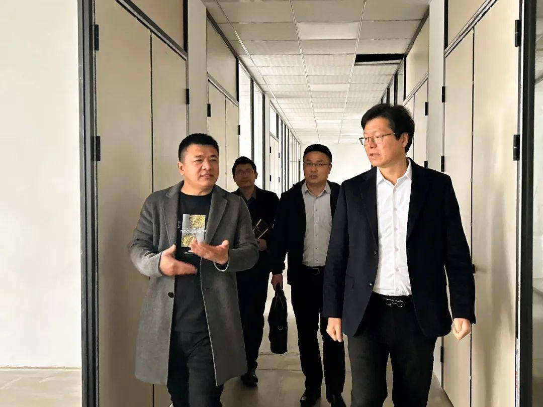 嵊州市副市长郭伟锋先生为板川送上新春祝福!_发展_科技_创新