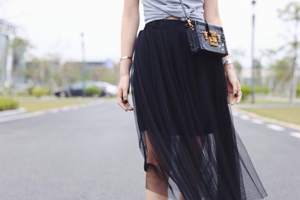 夏天女生别买这3条裙子,很"廉价"!特别第2种,过于土气!