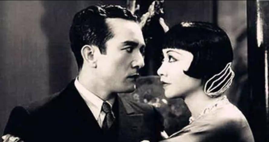 跳海自杀留下"浪漫情书"就在这时,那位官二代男友却找上门来求和.