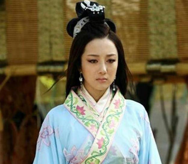 特别喜欢霸占别人妻子的曹操怎么会那么乖让儿子曹丕娶甄宓呢?