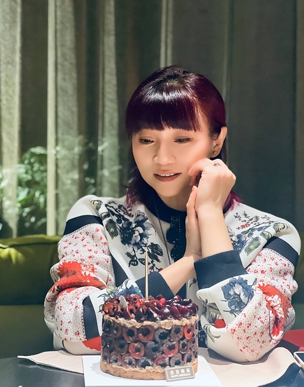 朱桦:正月12北京迎龙年首场春雪,和2个好闺蜜一起开55岁生日趴_星光