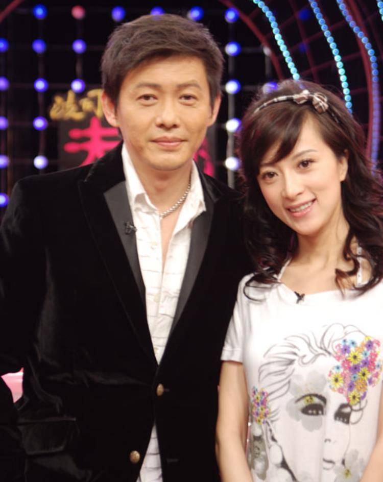 和董卿同居6年,曾是央视最帅主持,程前怎么成阴柔"老太太"?