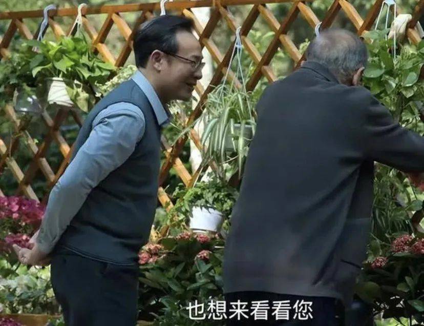 他能够轻而易举地揭露杨建在京海市的横行霸道,甚