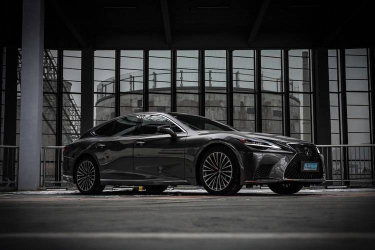 它的答案或许就是不从众 试雷克萨斯ls 500h_搜狐汽车_搜狐网