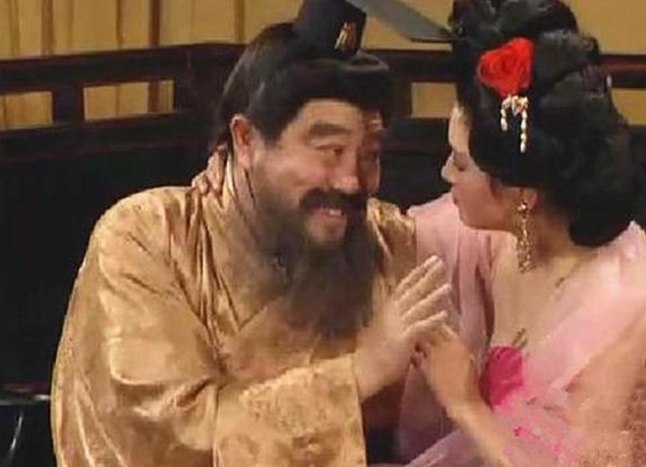 都怪他太贪图美色_吕布_貂蝉离间_李肃