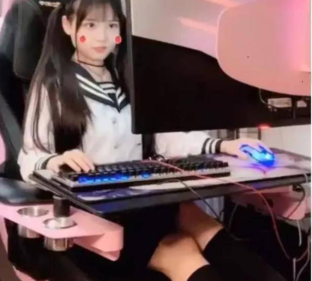 火线妹线下没有美颜滤镜的样子见过吗?