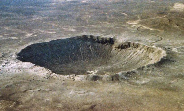 地球最大的陨石坑图片