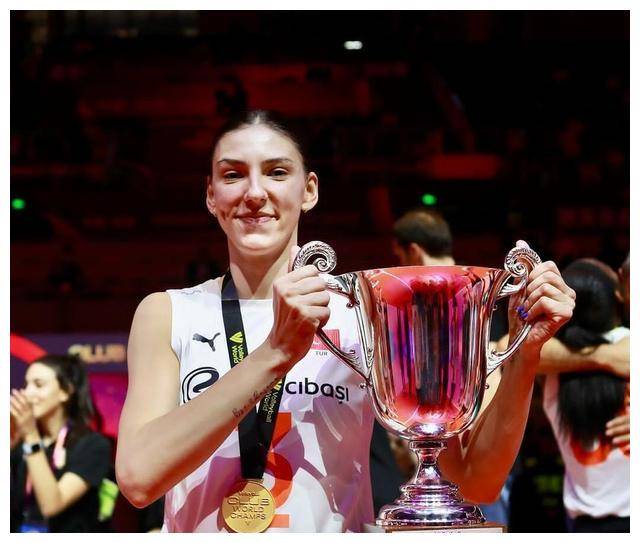 朱婷备战欧冠,对决博斯科维奇,中国女排瞄准胜利!_坎迪奇_进行_名单