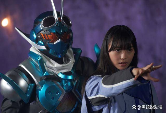 假面骑士:井上正大把玩歌查德腰带 和豪快红演员再次展开互动_经典