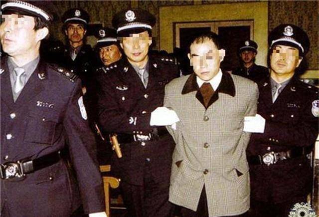 2001年雷国民被判死刑,枪毙前忏悔:我愿捐献器官赎罪_家庭_时候_经历