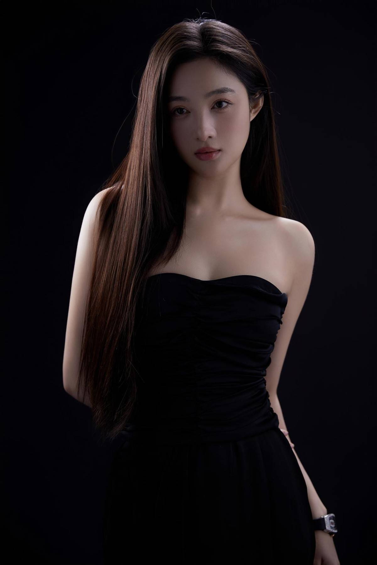 像鹿晗迪丽热巴一样,孙嘉璐赶高铁也做这件事,网友调侃很懂生活_女