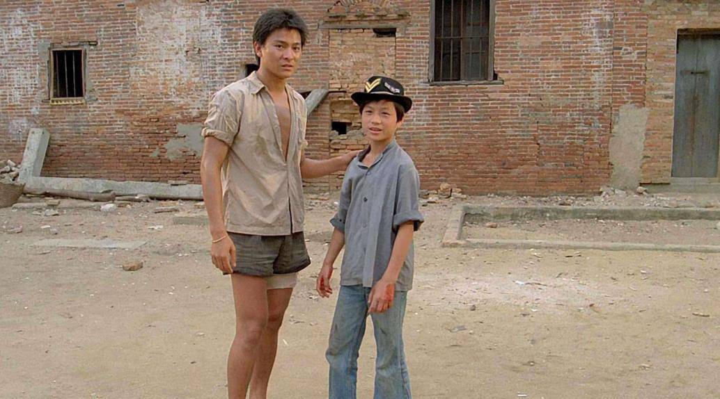 报名去甄选主角,但基本都败下阵来,最后决定的男主角是来自台的吴少刚