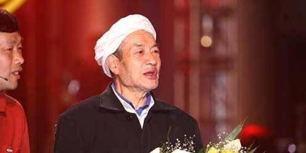 19岁小伙携29岁寡妇私奔,隐居"世外桃源"50年,凿出6208级天梯_刘国江