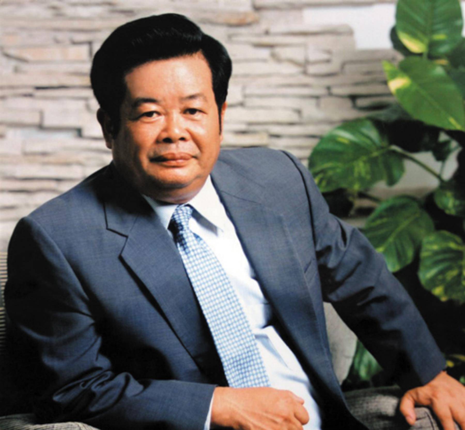 曹德旺捐款80个亿,为何只捐给老家50万?