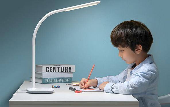 哪个牌子的护眼台灯好用?手把手教你选出最好用的护眼台灯