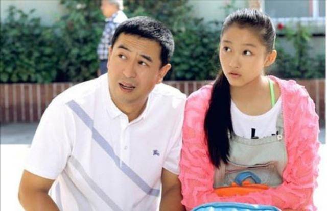 身价上百亿,却偏爱和张嘉译演戏,导演都笑他演出费还不够加油_冯嘉怡