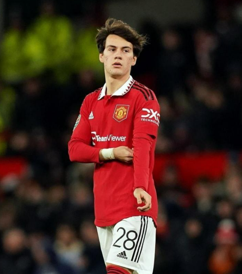 曼联出租球员佩里斯特里表现出色,成为巴萨最大威胁!