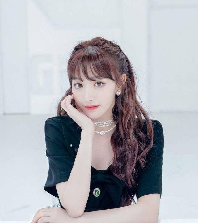 孔雪儿被爆疑似加入他人感情,公司回应被批毫无信服力,网友:赶紧退赛