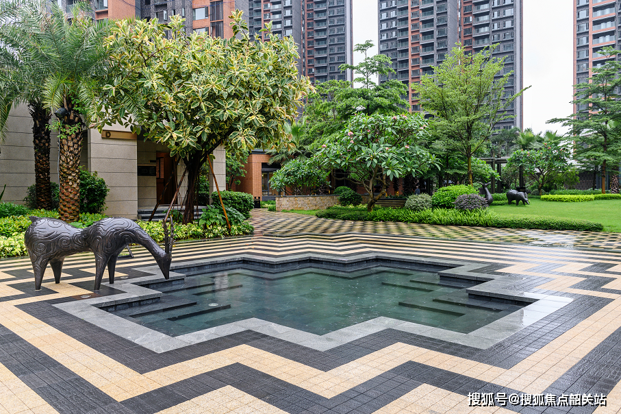 天銮园林(实景图)佛山合景天銮售楼处电话:400 0628 010售楼中心,楼盘