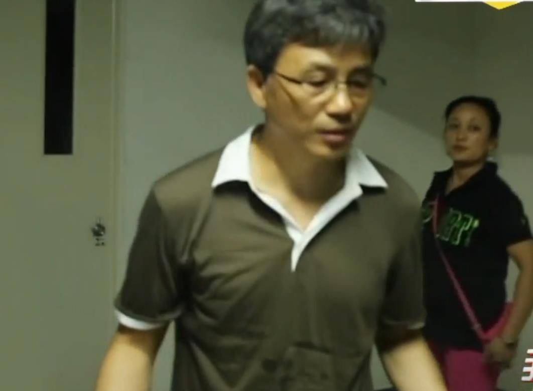 许娣:和17岁初恋结婚,携手40年至白头,这大概是爱情最好的模样_俞建伟