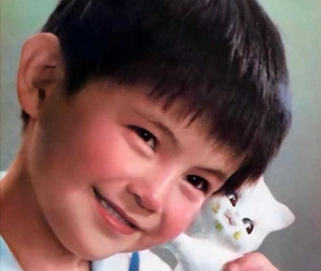 童星方超:2岁成名,18岁时因长得太矮没学可上,47