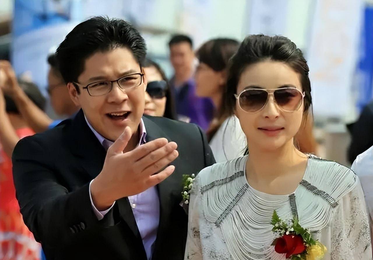 7岁霍中妍:长得比妈妈郭晶晶还有"富贵相"_霍启刚_教育_父母