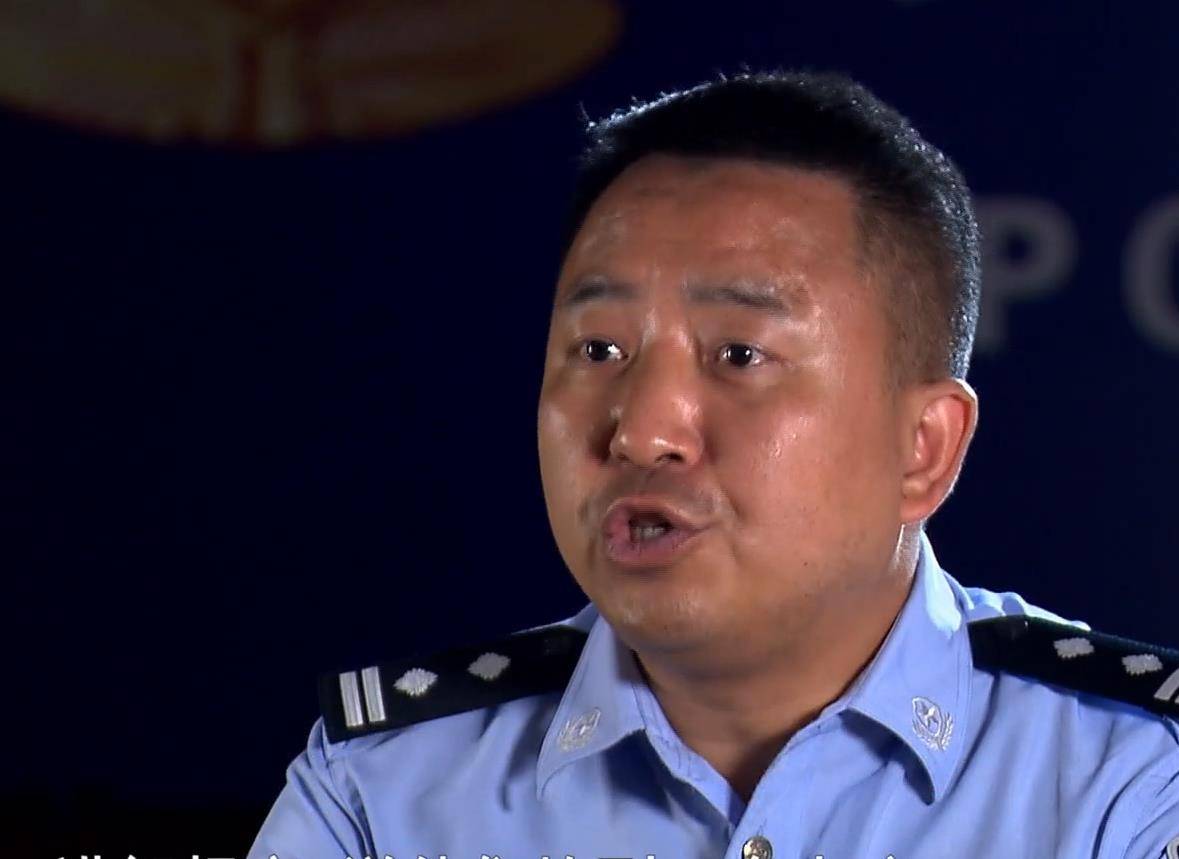 1995年小男孩在火车站走失,好心夫妻将他收养,用时26年帮他寻家_温德