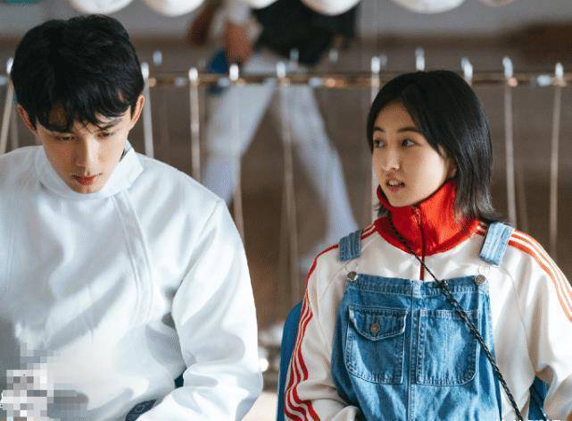 吴磊"瞄"一眼张子枫,接下来的反应太甜了,琼瑶都不敢这么写_因为_观众