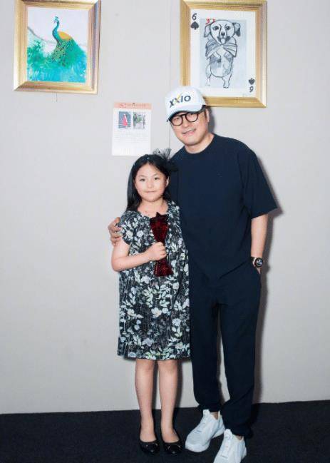 李湘富养女儿,才10岁就有成人体重,宠爱过头了吗?_王诗龄_感觉_粉色