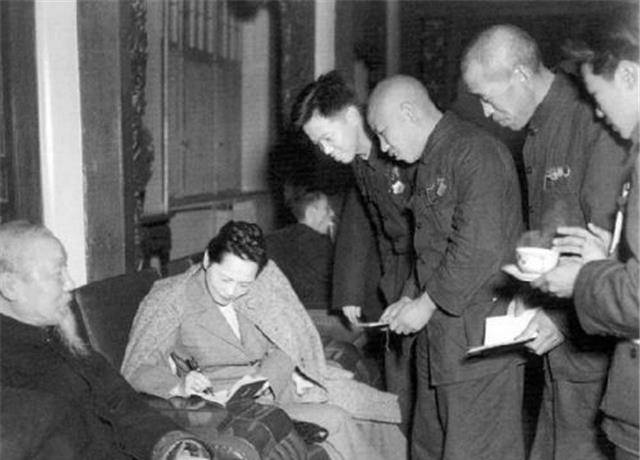 宋庆龄养女隋永清:偷偷抽烟被发现后,二人时常对坐抽着烟聊天_孙中山