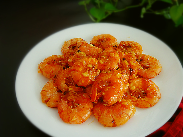 春天要多吃虾,用它烹制大虾,味美,营养全面,一家老少都适合_大蒜_做法