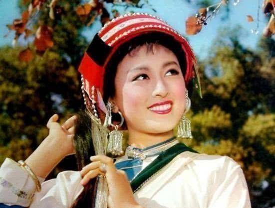 "阿诗玛"杨丽坤:用两部电影为云南文化铸魂,自己一生成悲剧_唐凤楼_五