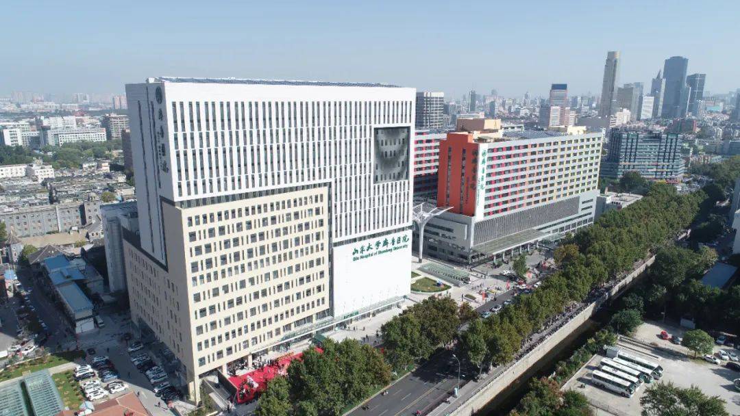 特别是最近这几年,连续建设了华美楼,妇儿综合楼等医院大楼,以及最新
