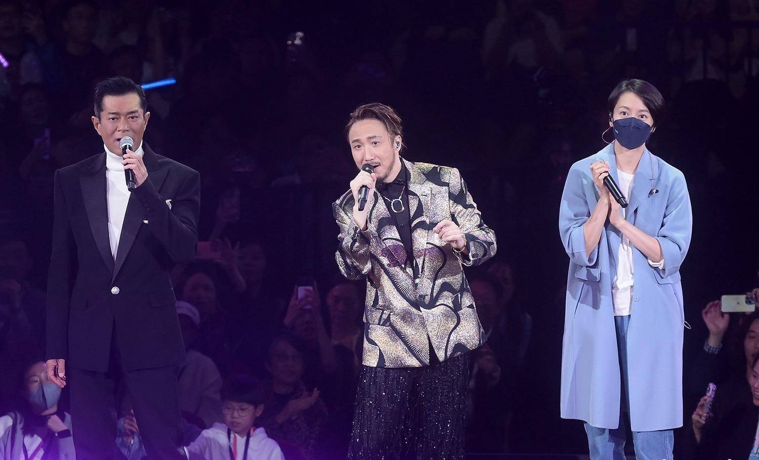 古天乐演唱会上公开内涵梅西,获网友力赞!郑中基在旁努力配合!