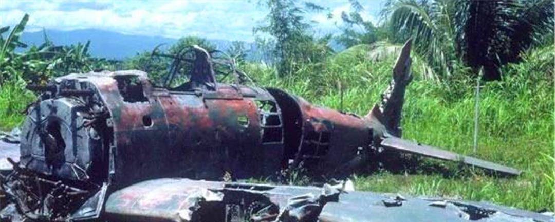 原创山本五十六死的时候为什么手握军刀摆出一个坐姿