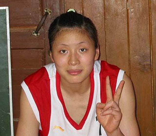 姚明妻子叶莉近况:退役后为丈夫理财,11岁女儿身高到爸爸胸口_nba