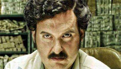 今天故事里的主人公,被称为"有史以来最嚣张的毒枭",曾被著名的《财富