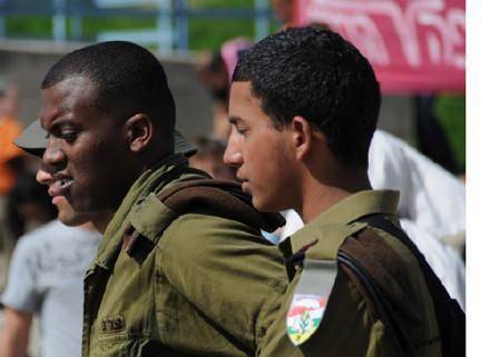 他们是黑皮肤犹太人,被以色列从非洲救出,今却要被