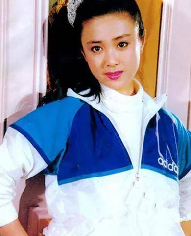 "妖精"傅艺伟的毁灭史:人生真的没有从头再来的机会啊_因为_表演_什么