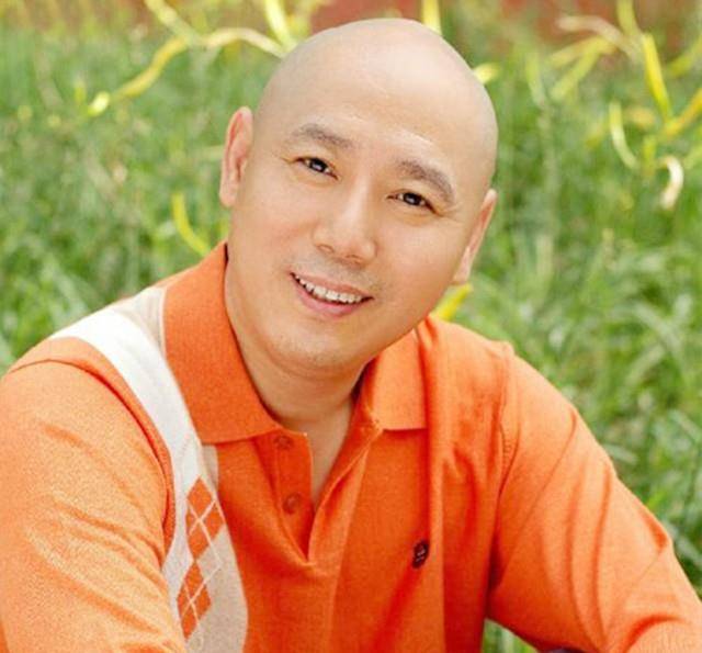 中国京剧之星史依弘,与大18岁的李成儒相爱,离婚后成