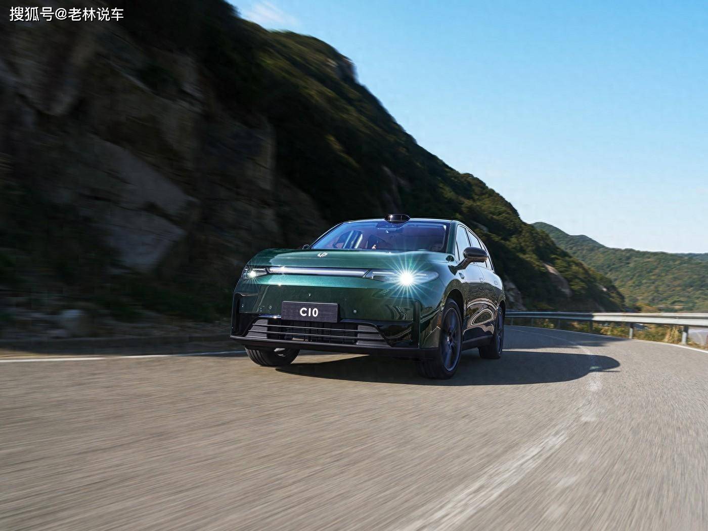 零跑c10这一枪,直接击中了问界m5的心脏_搜狐汽车_搜狐网