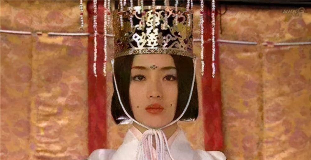 她是东方第一位女皇,比武则天还早98年,嫁异母哥哥