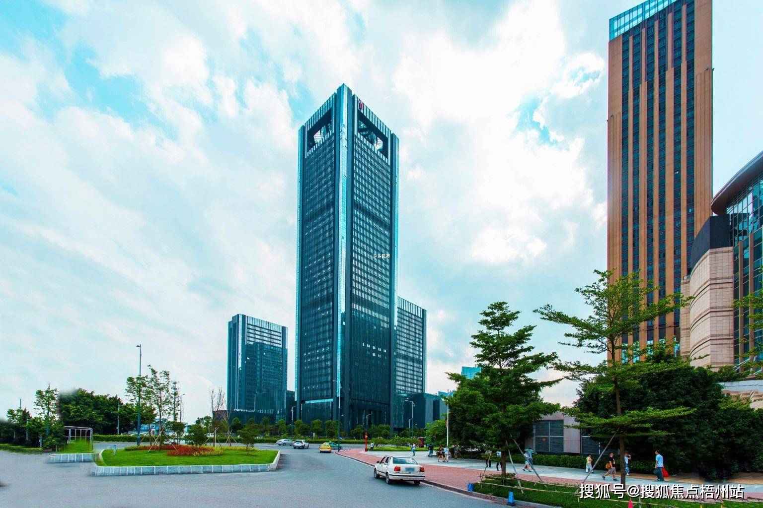 2024年广州万胜广场物业公司是哪家呀?管理费多少呢?_地铁_距离_地址