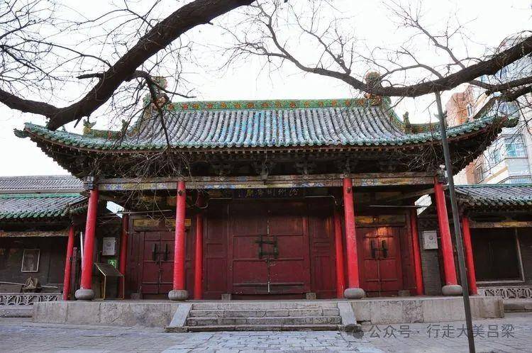 "吕梁国宝"系列㉔汾阳关帝庙_正殿_琉璃_关公