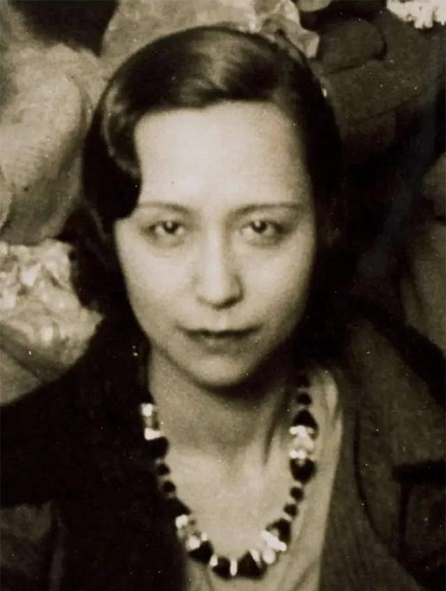 凄凉离世,弟弟每天大敞房门:我不想重蹈她的覆辙_张子_张廷重_黄逸