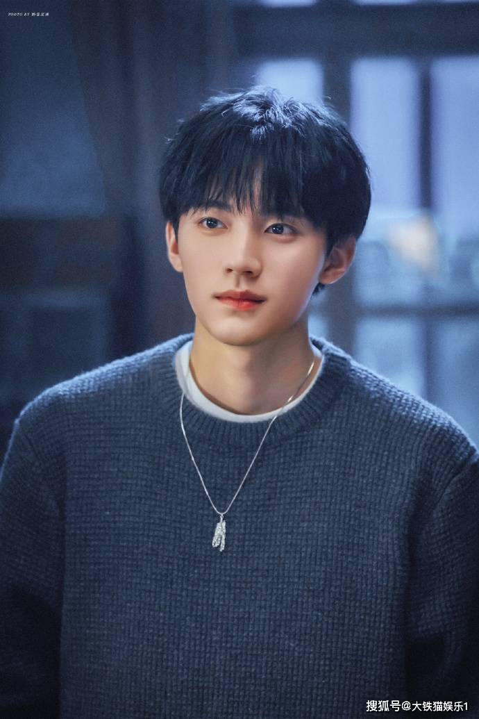 表面上是小演员,其实是经纪公司大老板,这些明星个个