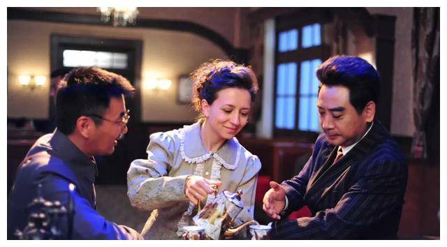 演员刘劲:娶初恋为妻,生一女,回家却不爱说话._周总理_广大观众_表演