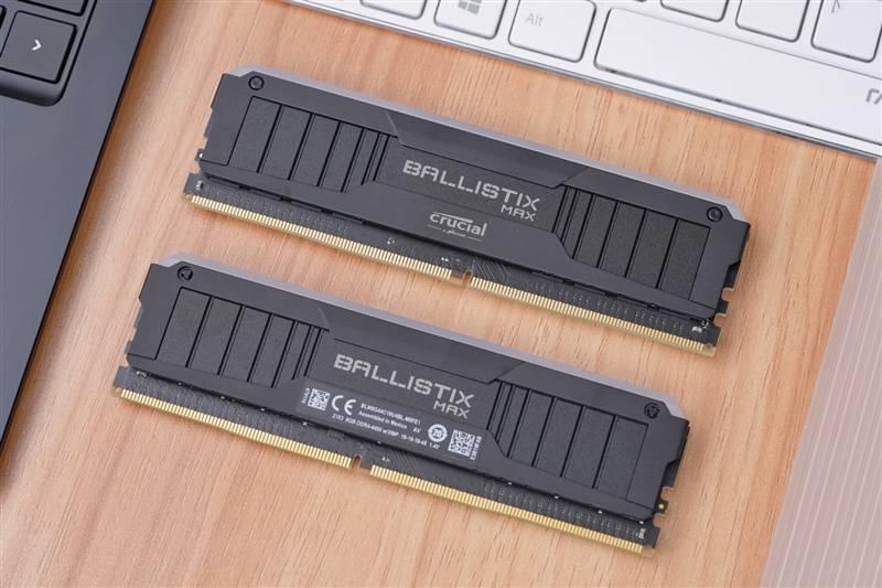 英睿达铂胜max ddr4-4400内存评测_crucial_颗粒_时序