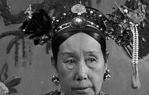 慈禧去世前,为何抓100名孩童?孙殿英炸开她的陵墓,才知真相_孩子_时候