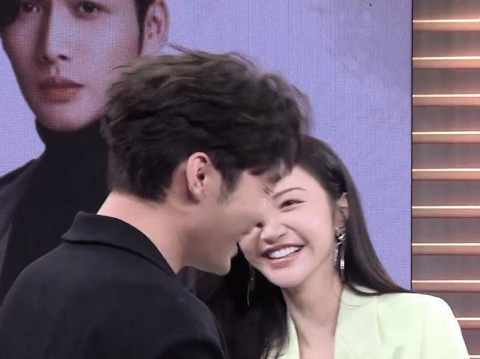 《司藤》最强售后,张彬彬景甜合体出镜,戏外真实关系一目了然_互动